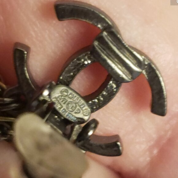 Chanel Clip-on Earrings Gunmetal and Gold Chain Interlocking CC's - Picture 13 of 16